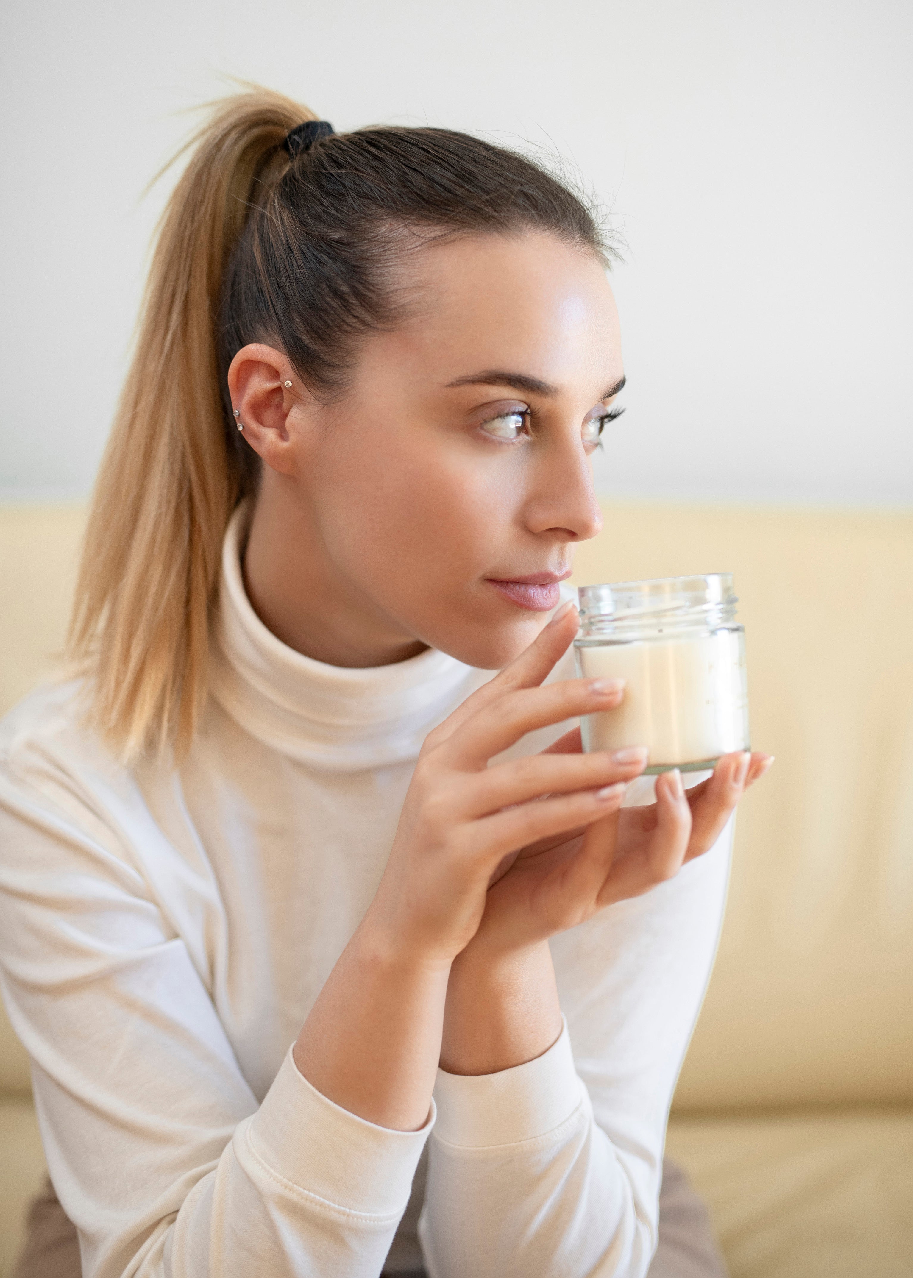 Kvinde med duftlys fra Kathária